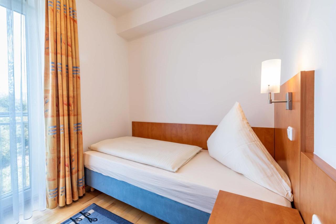 Gasthaus Hotel Ostermeier Attenkirchen Esterno foto