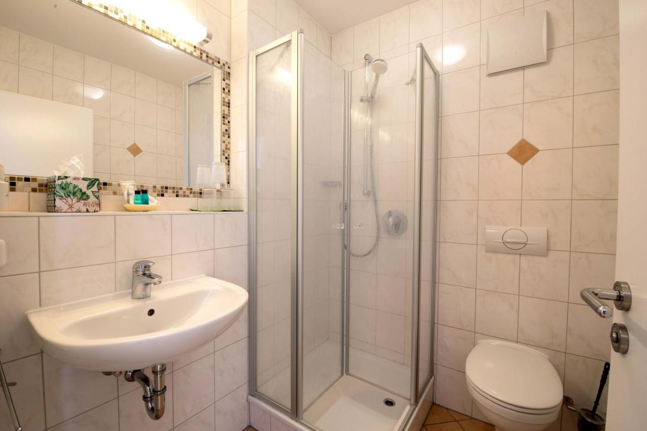 Gasthaus Hotel Ostermeier Attenkirchen Esterno foto