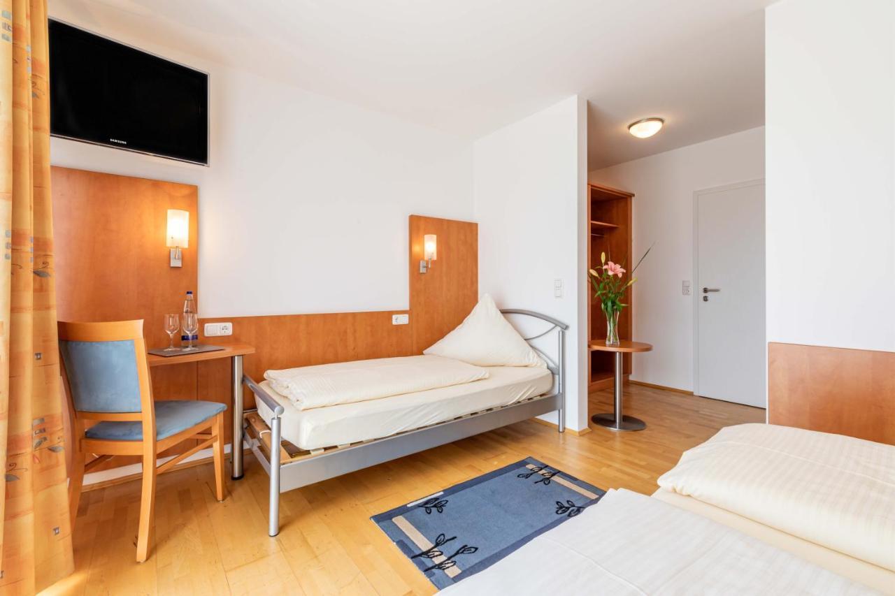 Gasthaus Hotel Ostermeier Attenkirchen Esterno foto