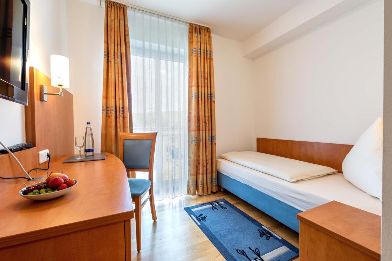 Gasthaus Hotel Ostermeier Attenkirchen Esterno foto