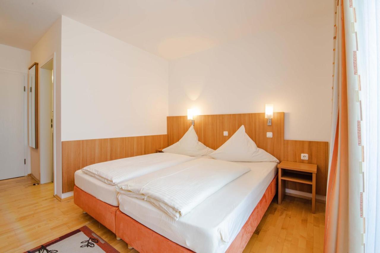 Gasthaus Hotel Ostermeier Attenkirchen Esterno foto