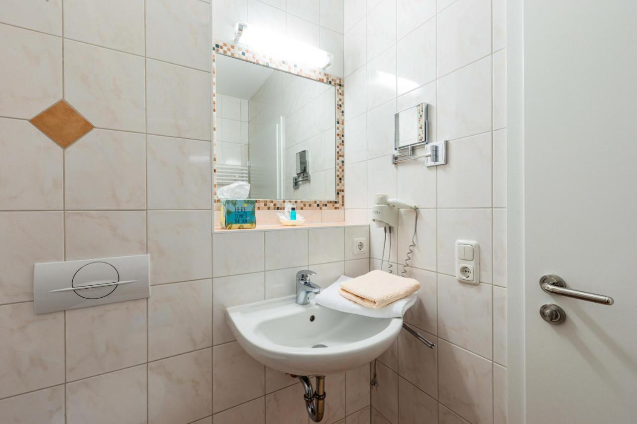 Gasthaus Hotel Ostermeier Attenkirchen Esterno foto