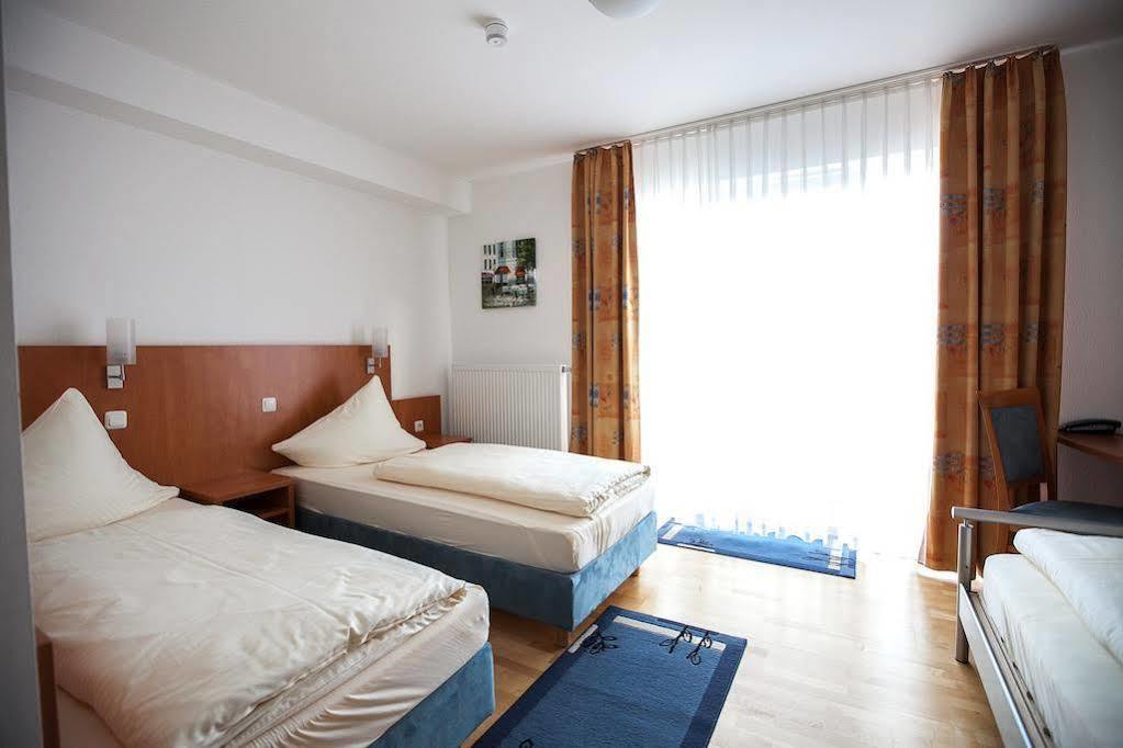 Gasthaus Hotel Ostermeier Attenkirchen Esterno foto